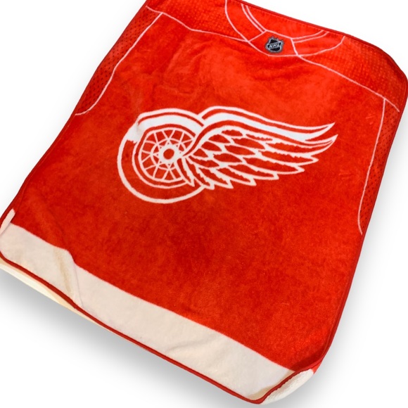 NHL Official Detroit Red Wings Blanket Hockey Sport Home Bedding Red White Linen - Picture 1 of 16